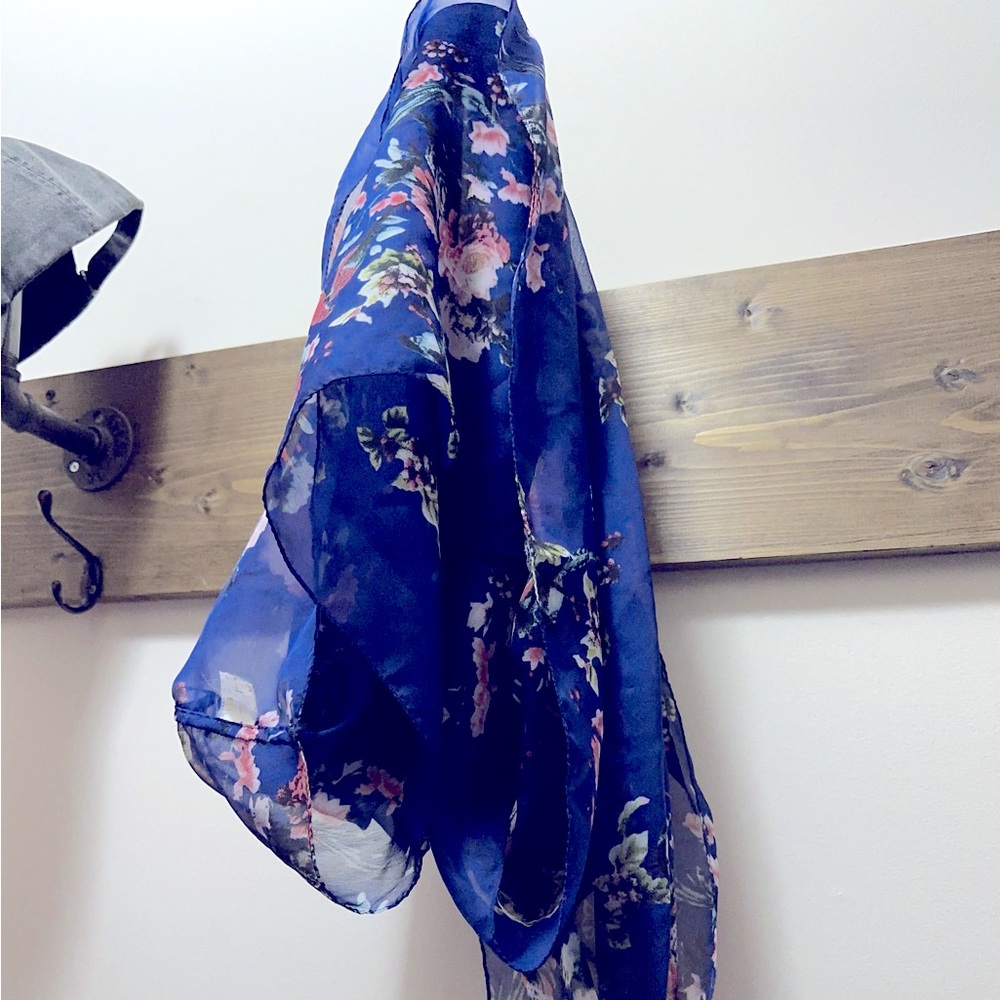 Blue flower scarve